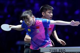 Ác chiến năm ván! Tôn Dĩnh Toa 3 - 2 thắng Trương Bản Mỹ Hòa 15 tuổi, lọt vào vòng chung kết nữ WTT